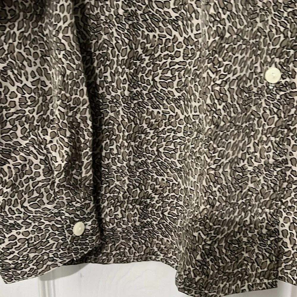 Bellagio button down long sleeve blouse size L - Picture 7 of 8